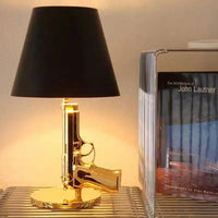 lampe de chevet design et unique en forme de pistolet style tony montana